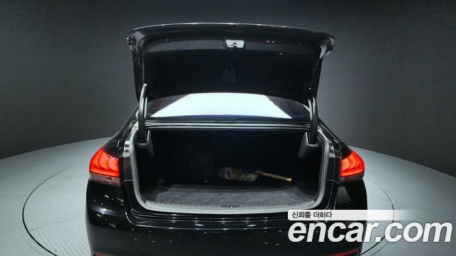 Genesis G80 2017 — photo 20
