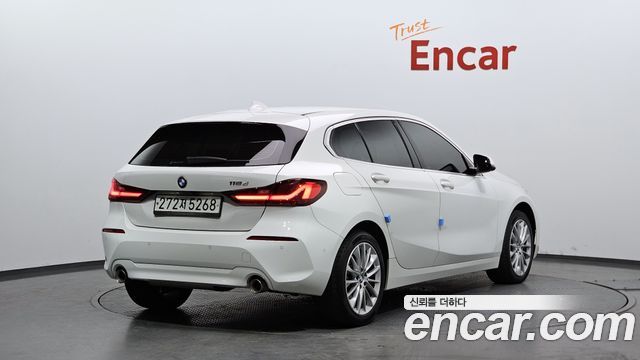 BMW 1-Series 2020 — photo 2