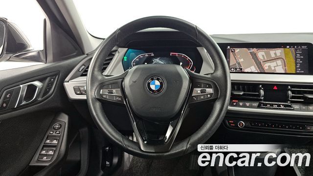BMW 1-Series 2020 — photo 13