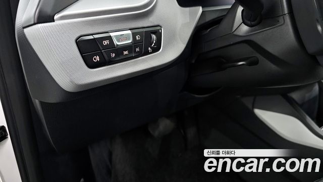BMW 1-Series 2020 — photo 16