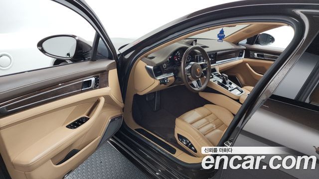 Porsche Panamera 2019 — photo 10