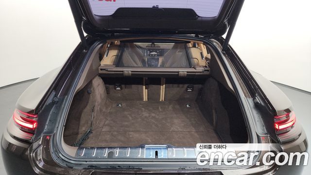 Porsche Panamera 2019 — photo 20