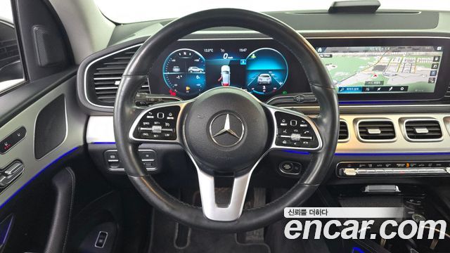 Mercedes-Benz GLE-Class 2019 — photo 13