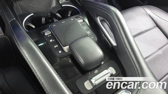 Mercedes-Benz GLE-Class 2019 — photo 17
