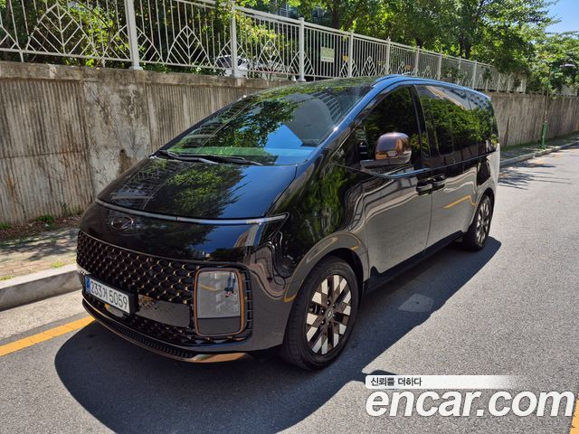 Hyundai Staria 2024 — photo 2