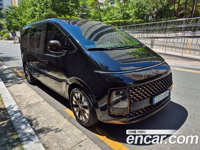 Hyundai Staria 2024 — photo 3