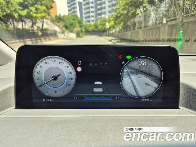 Hyundai Staria 2024 — photo 11