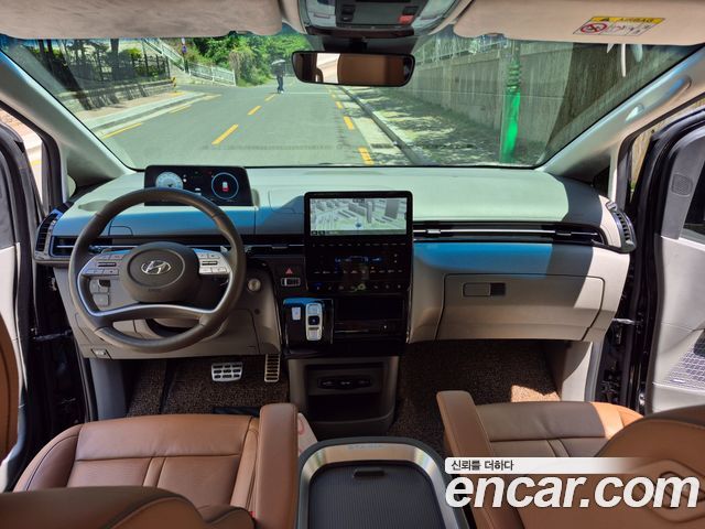 Hyundai Staria 2024 — photo 16