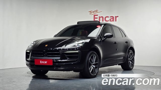 Porsche Macan 2023 — photo 1