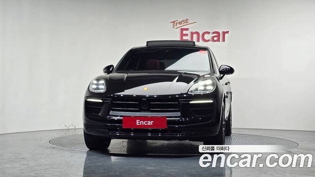 Porsche Macan 2023 — photo 3