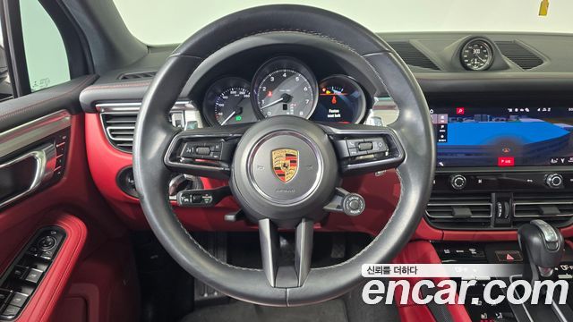 Porsche Macan 2023 — photo 13