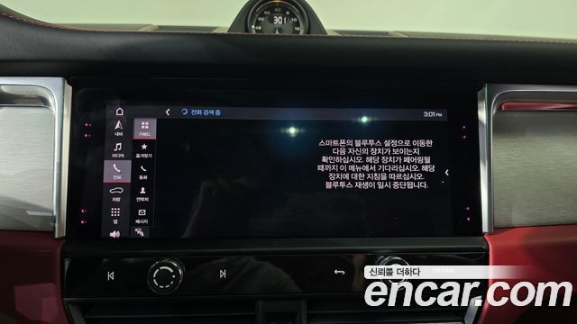 Porsche Macan 2023 — photo 17