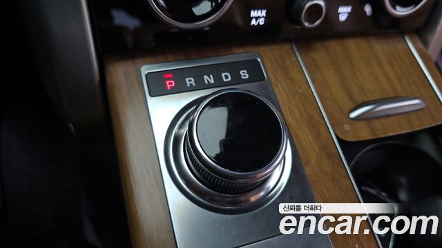 Land Rover Range Rover 2020 — photo 9