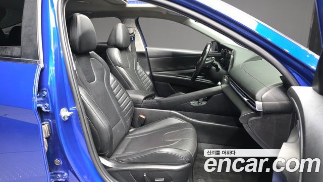 Hyundai AVANTE 2023 — photo 11