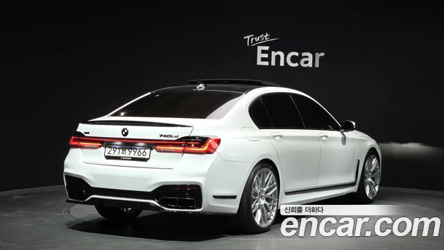 BMW 7-Series 2016 — photo 2