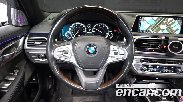BMW 7-Series 2016 — photo 13