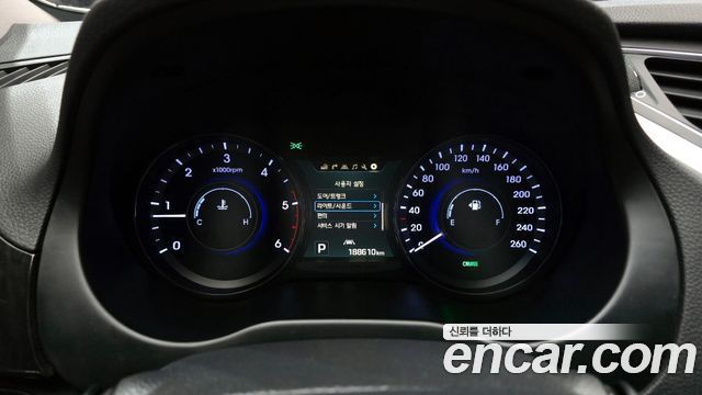 Hyundai Grandeur 2015 — photo 8
