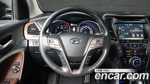 Hyundai Santafe 2017 — photo 13