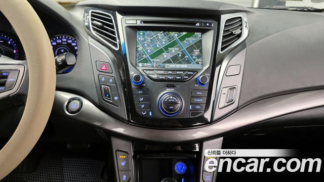 Hyundai i40 2012 — photo 17