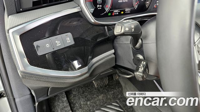 Audi Q3 2023 — photo 17