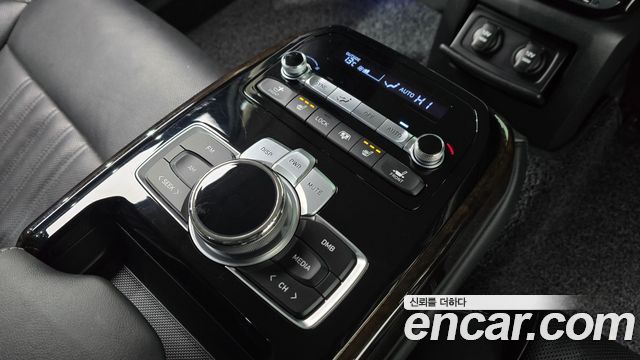 Genesis G90 2019 — photo 18