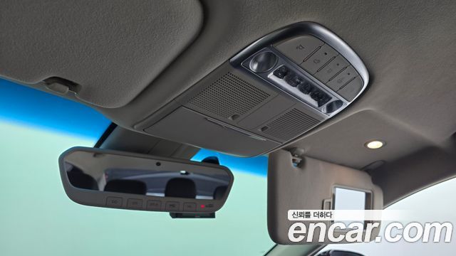 Genesis G90 2019 — photo 20
