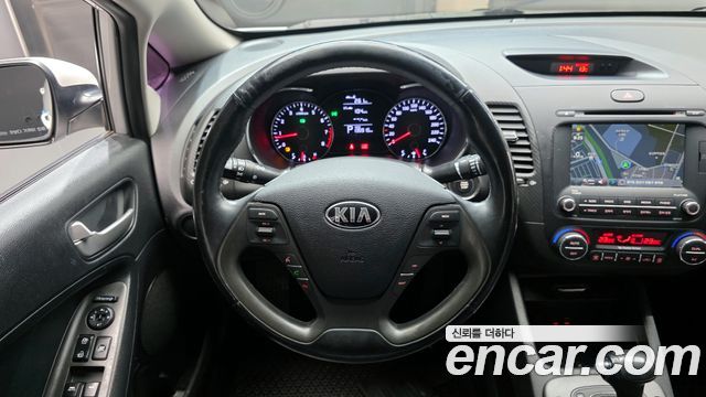 Kia K3 2015 — photo 13