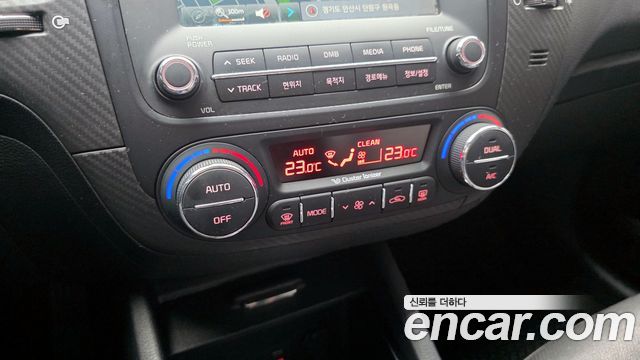 Kia K3 2015 — photo 18