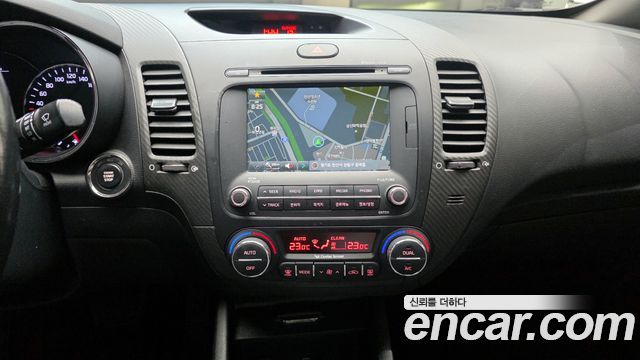 Kia K3 2015 — photo 20