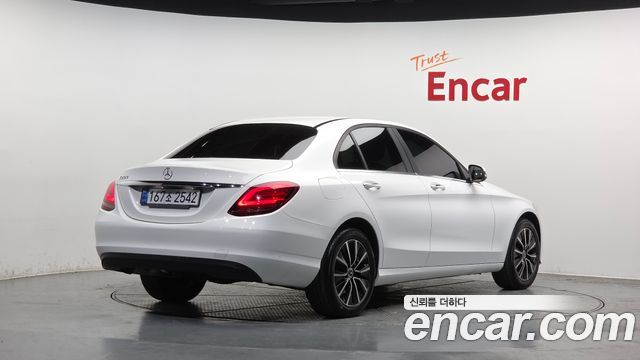 Mercedes-Benz C-Class 2020 — photo 2