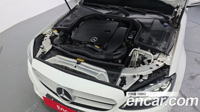 Mercedes-Benz C-Class 2020 — photo 6