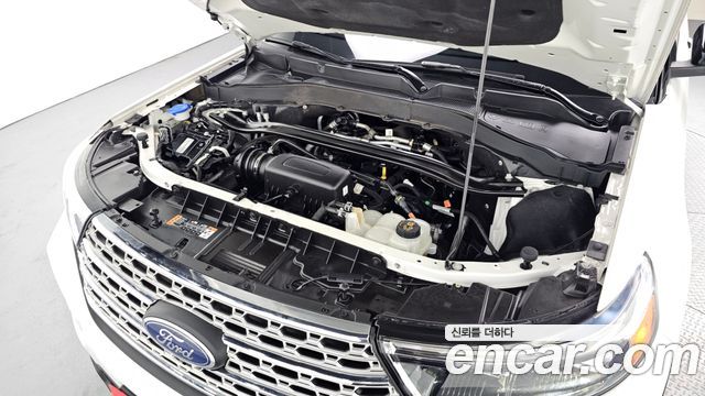 Ford Explorer 2022 — photo 6