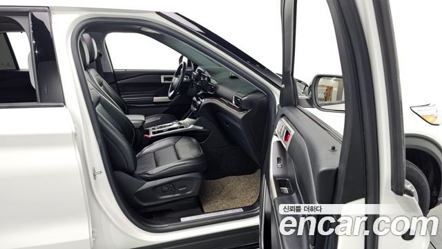 Ford Explorer 2022 — photo 11