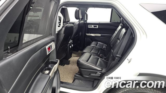 Ford Explorer 2022 — photo 12