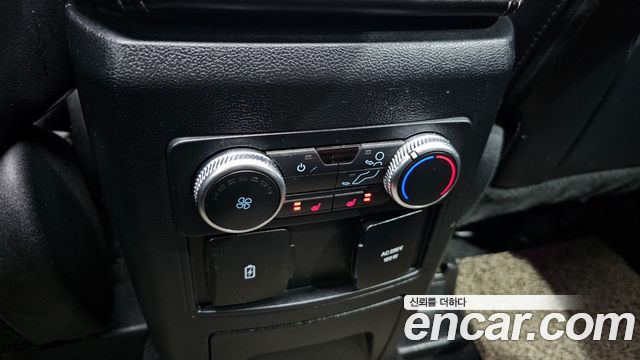Ford Explorer 2022 — photo 19
