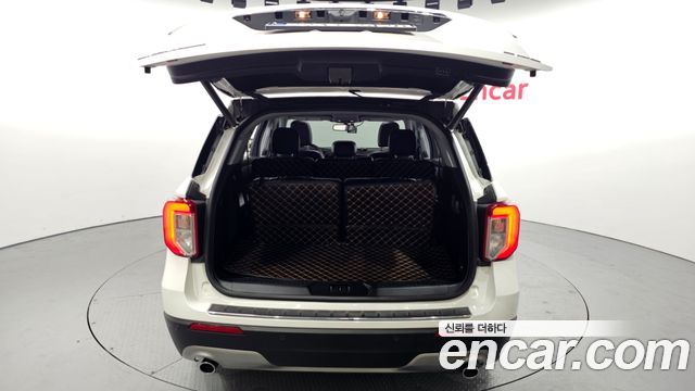 Ford Explorer 2022 — photo 20