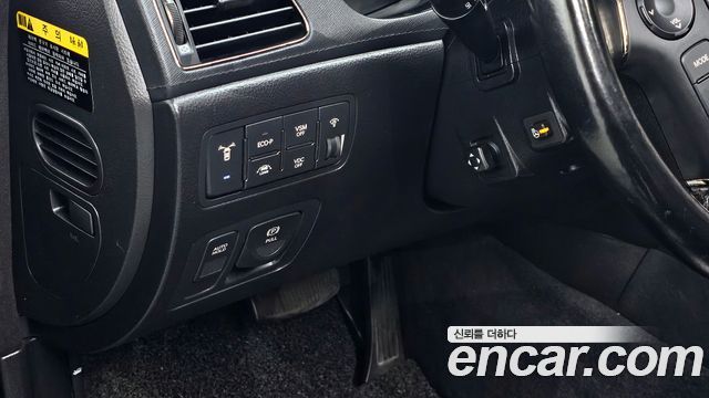 Hyundai Genesis 2013 — photo 16