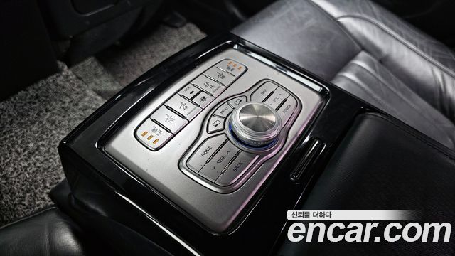 Hyundai Genesis 2013 — photo 17