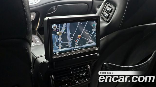 Hyundai Genesis 2013 — photo 18