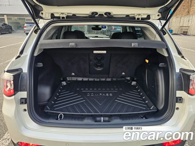 Jeep Compass 2019 — photo 8
