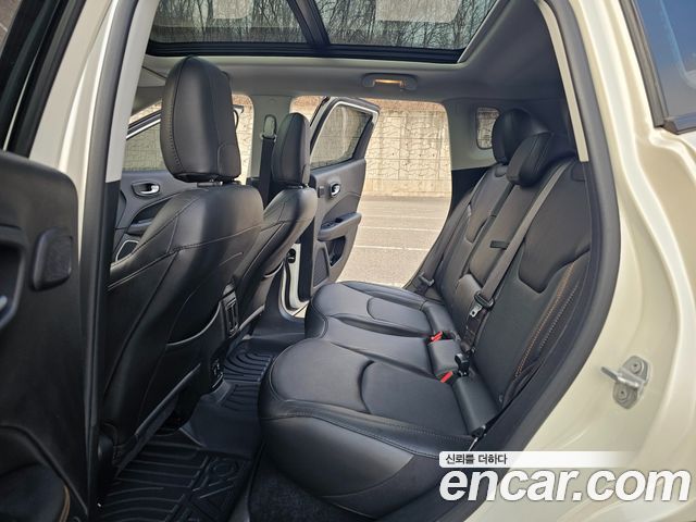 Jeep Compass 2019 — photo 10