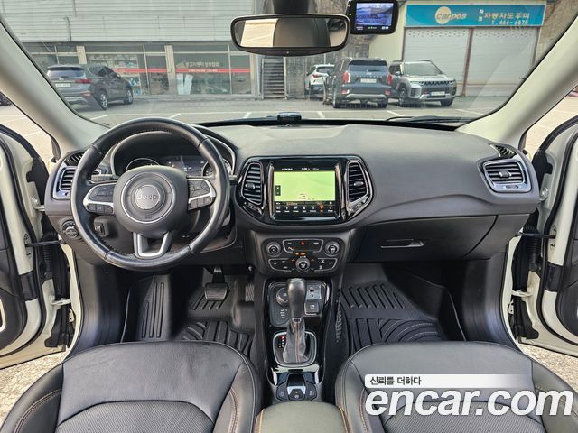 Jeep Compass 2019 — photo 13