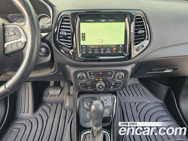 Jeep Compass 2019 — photo 15