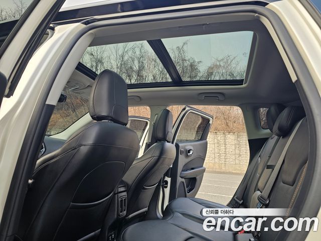Jeep Compass 2019 — photo 18