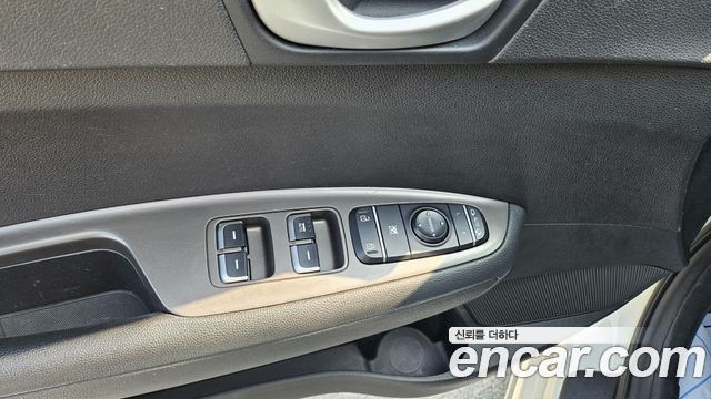 Kia K5 2019 — photo 8