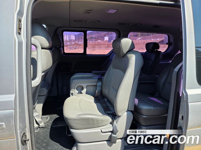 Hyundai Starex 2011 — photo 14