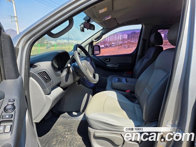 Hyundai Starex 2011 — photo 15
