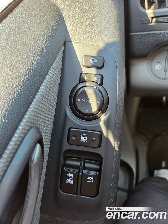 Hyundai Starex 2011 — photo 16