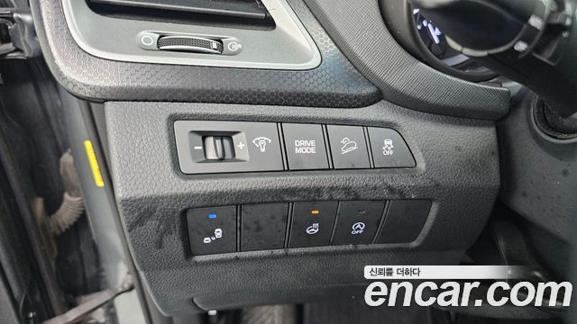 Hyundai Santafe 2018 — photo 17