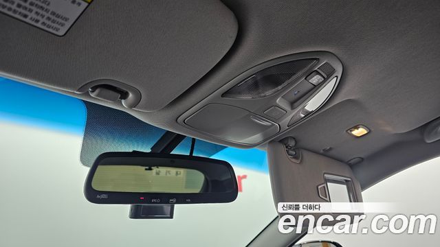 Hyundai Santafe 2018 — photo 19